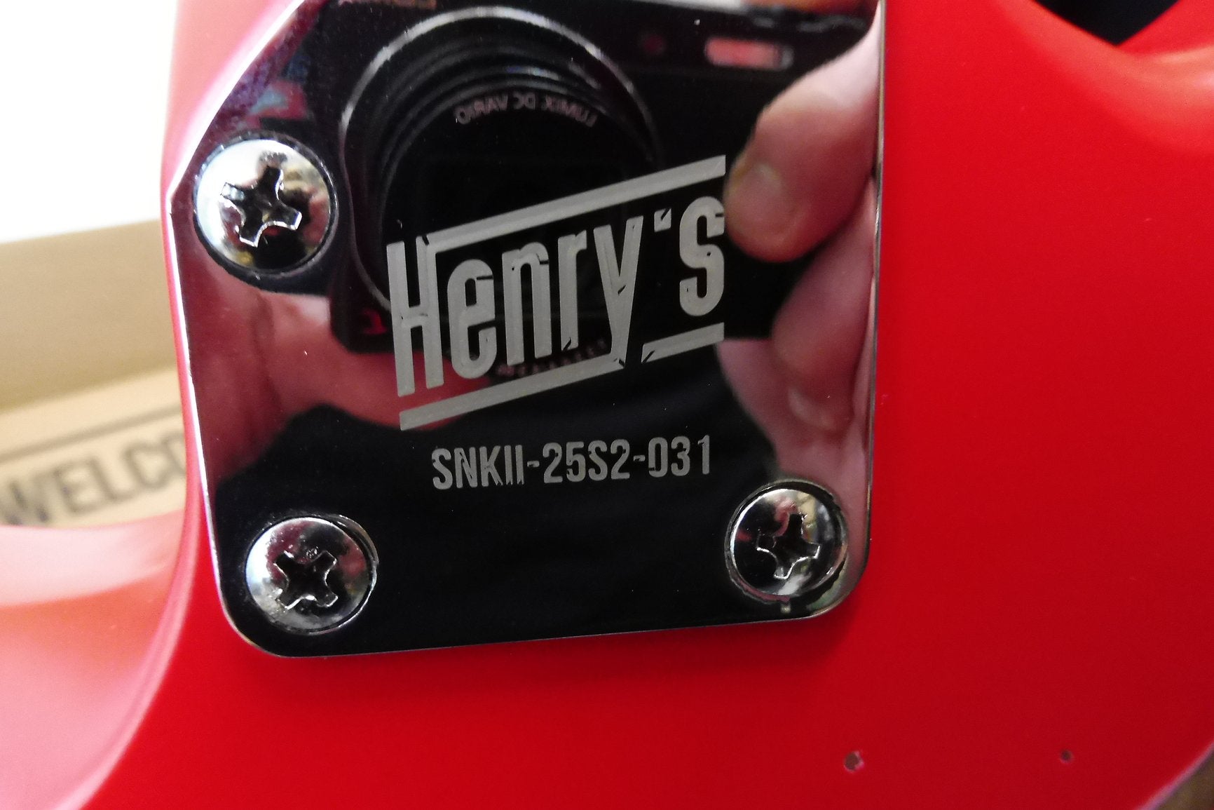 【中古】 ナインハンドレッド（3） HENRY'S Snake II Aged ST-1N Cobra - red Shelter – Henry's Music